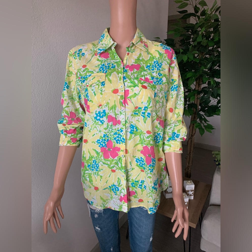 Lilly Pulitzer most famed Floral Print Button Up Blouse